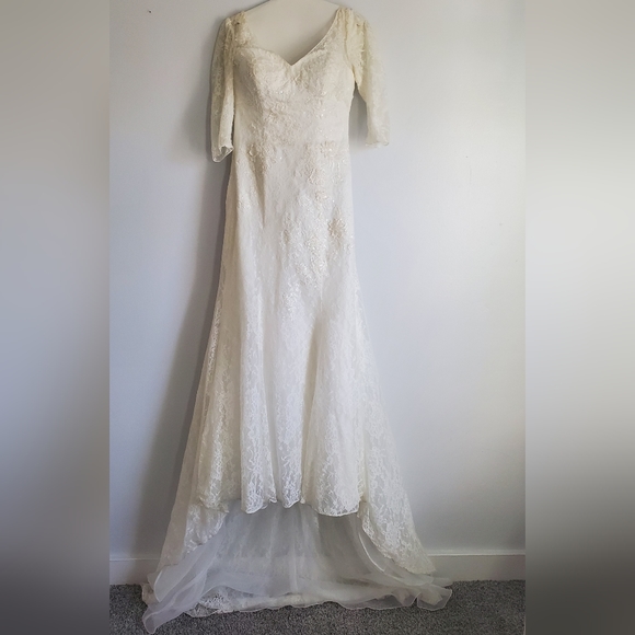 ¾ Sleeve All Over Lace Trumpet Wedding Dress-Size 6/8 - Picture 14 of 17